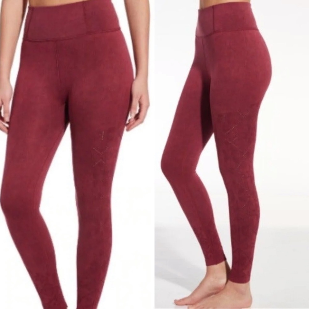 Calia By Carrie Underwood Maroon Knit Compression Southwest Print Leggings